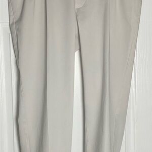 Roundtree & Yorke Men's Light Gray Chinos